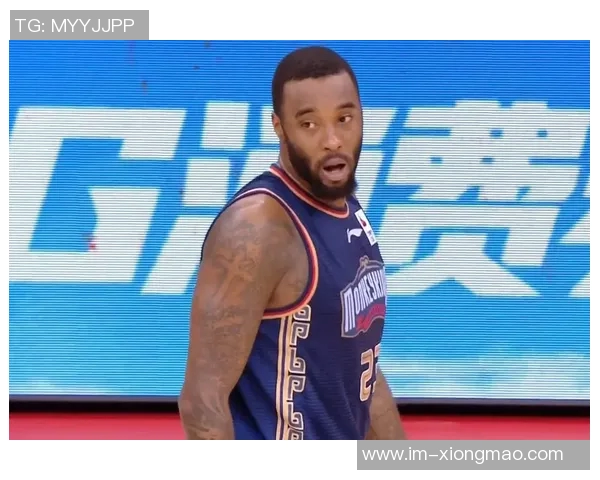 邹阳第二节狂飙18分半场8投全中三分4中4展现超强状态