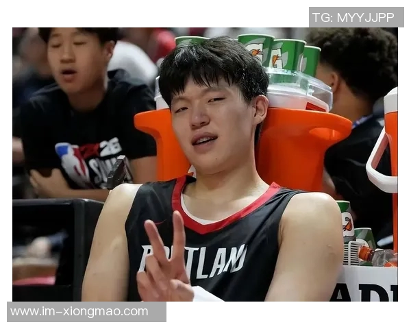 开拓者官方宣布召回中锋杨瀚森休息两天后重返球队阵容